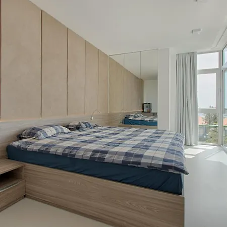 Luxury Costa 2 Apartamento *